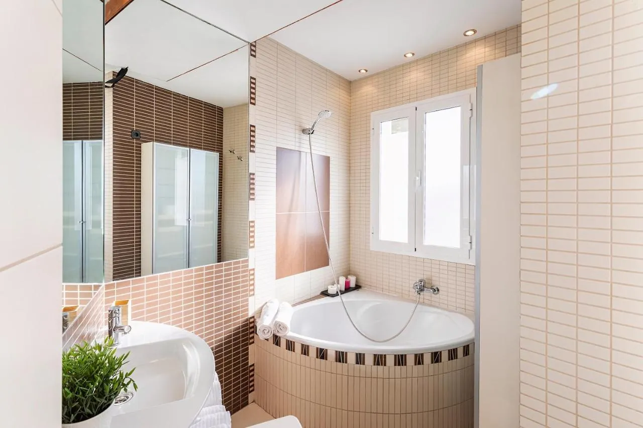 -Malagasunapts- Private Terrace Studio