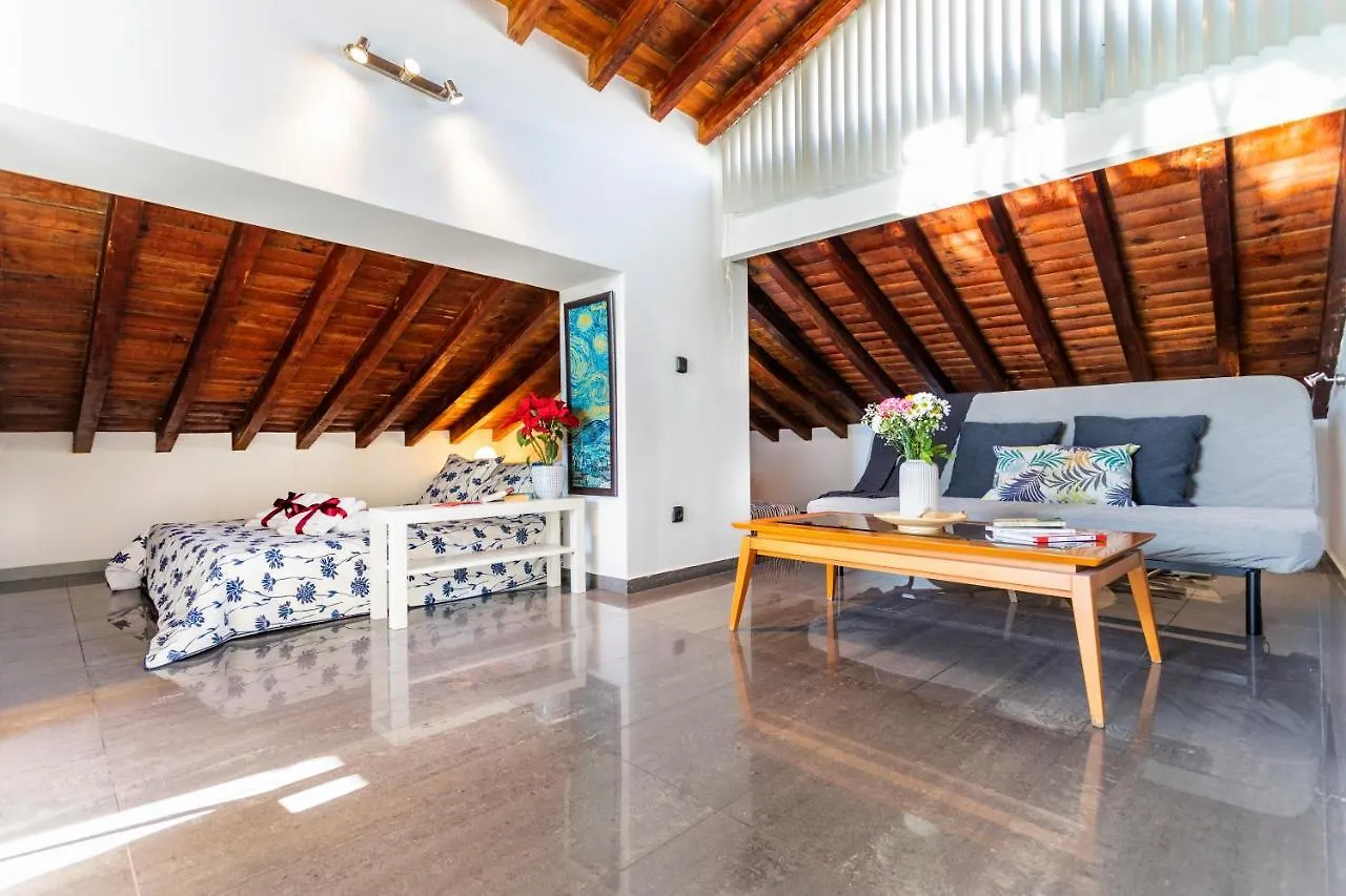 -Malagasunapts- Private Terrace Studio