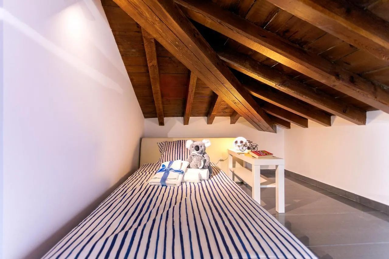 -Malagasunapts- Private Terrace Studio Apartment