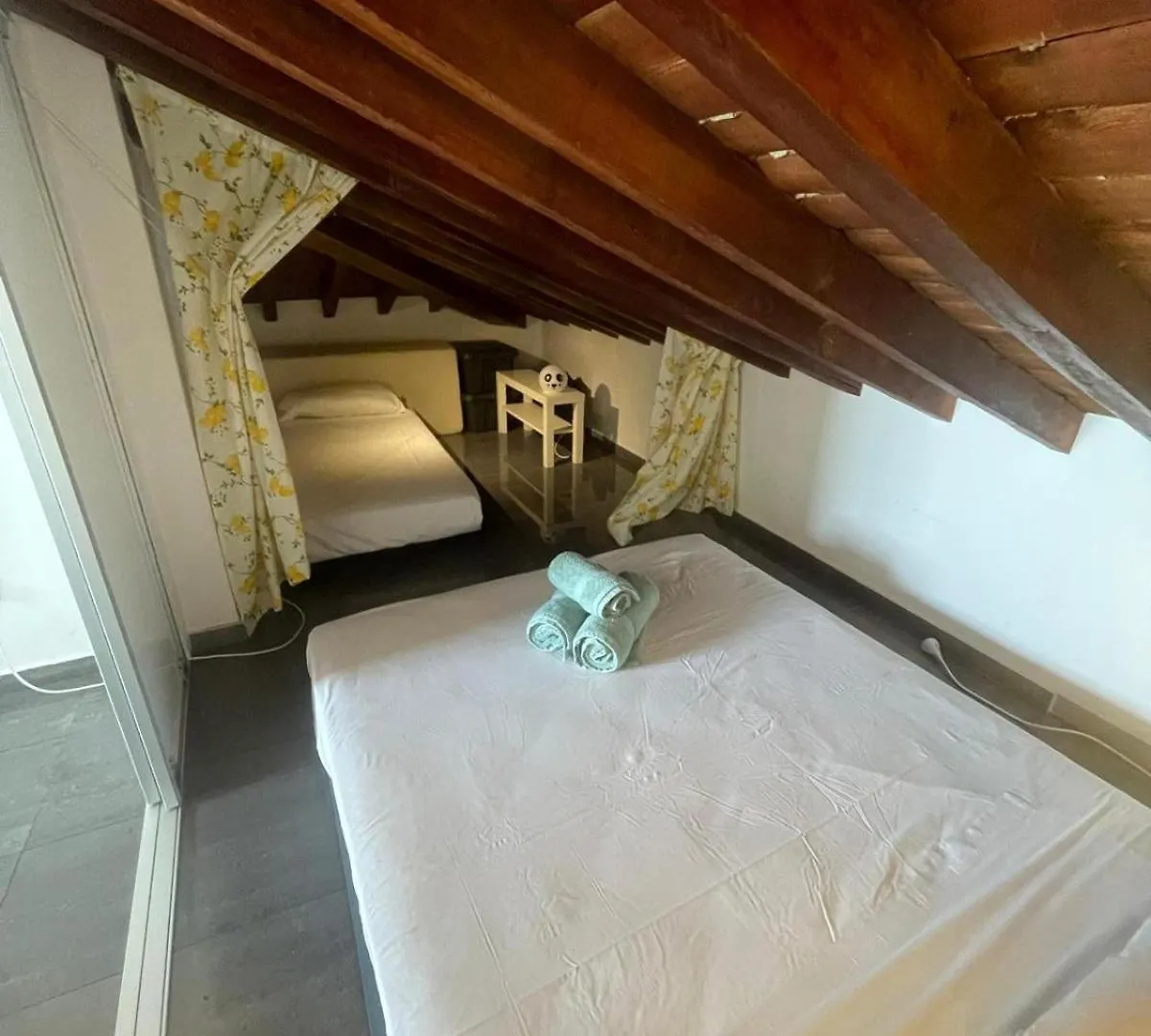 -Malagasunapts- Private Terrace Studio Apartment